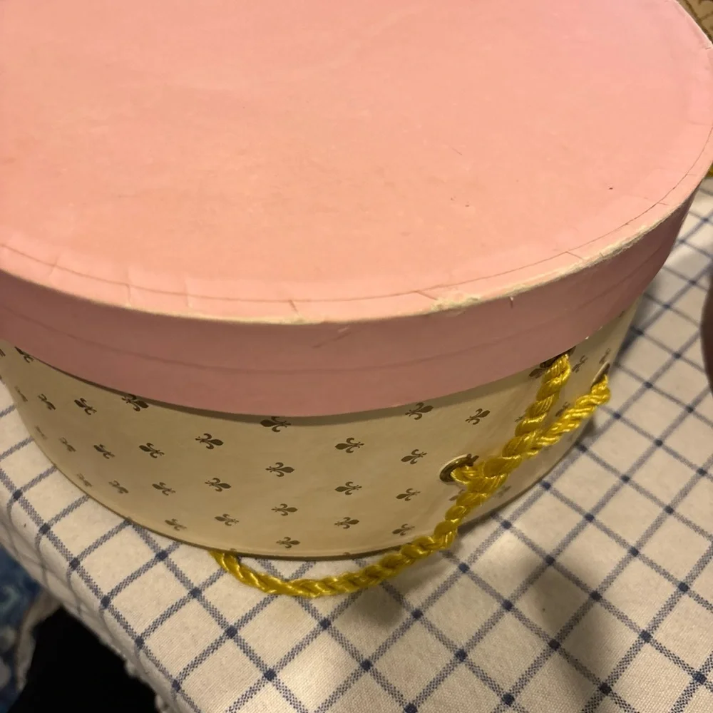 3 Vintage Hat Boxes - Picture 5 of 8